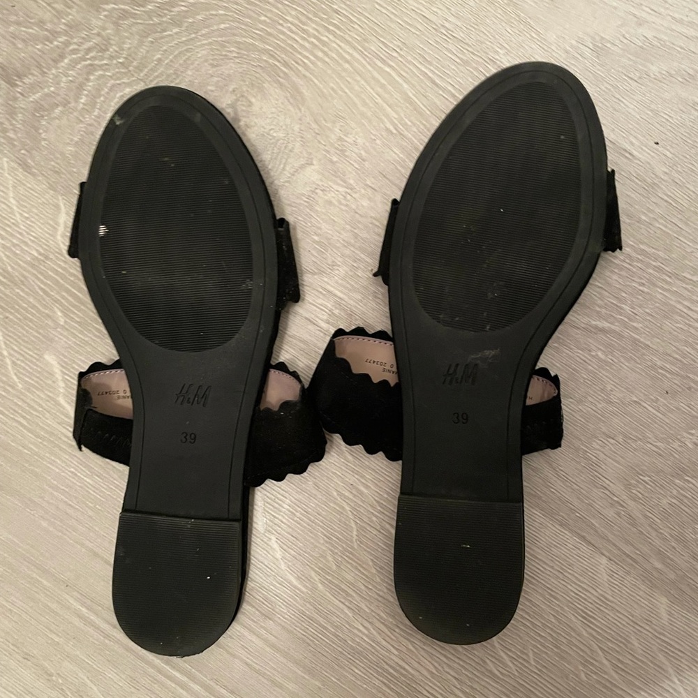 Faux Suede Scallop Flat Black Sandals - Picture 7 of 11